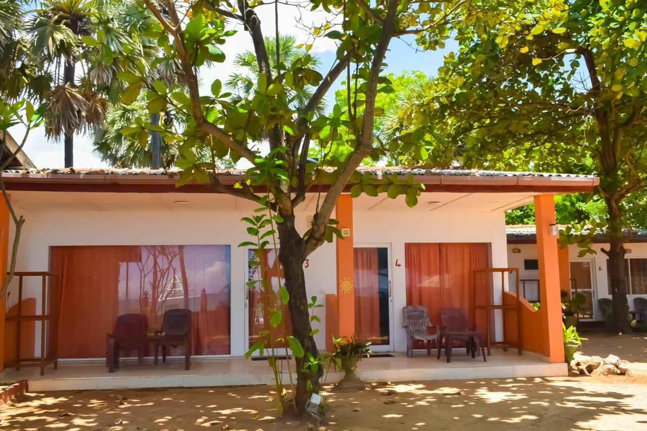 Golden Beach Cottages Trincomalee Εξωτερικό φωτογραφία