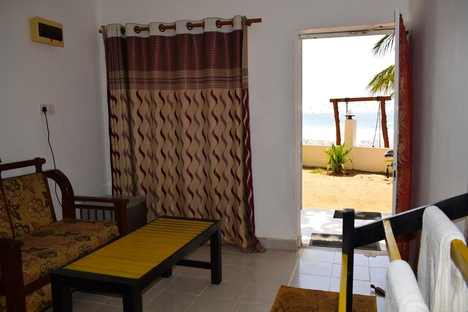 Golden Beach Cottages Trincomalee Εξωτερικό φωτογραφία